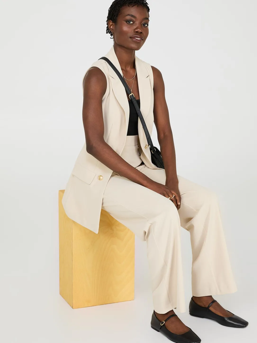 4-Button Sleeveless Open Blazer