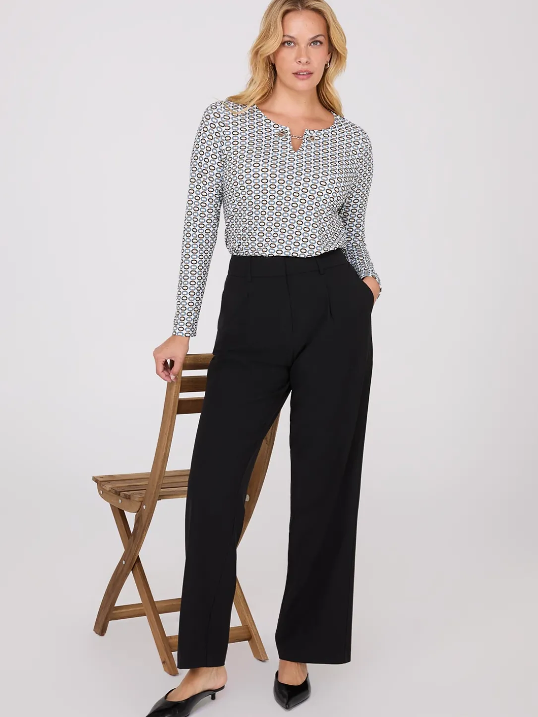 Chain Keyhole Printed Long Sleeve Top