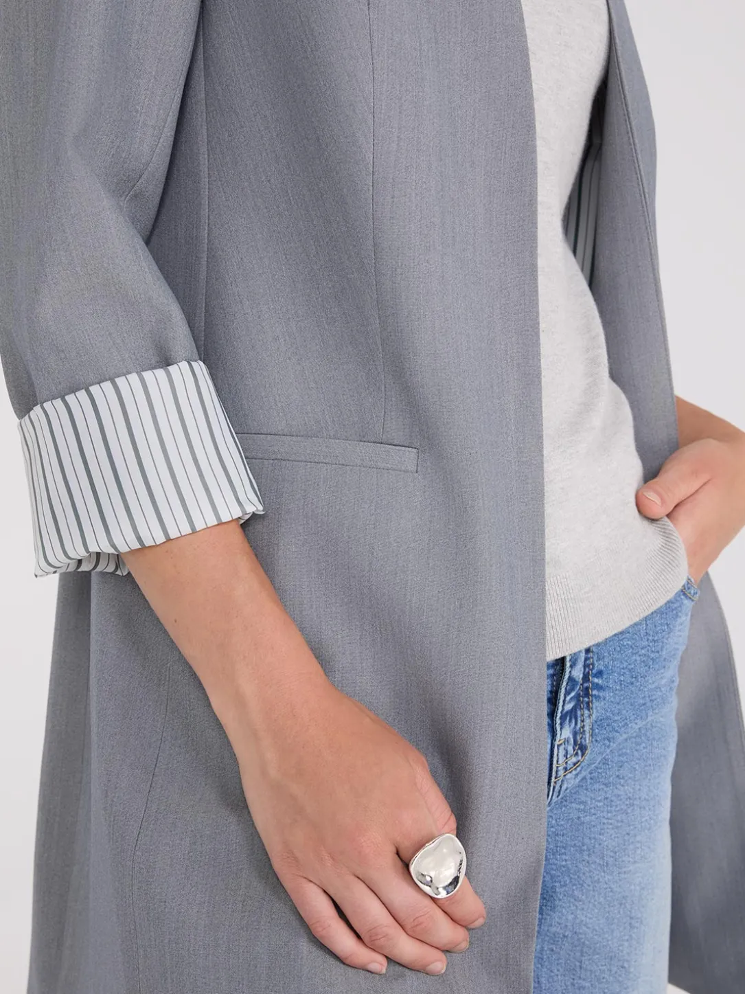 Collarless Open Blazer
