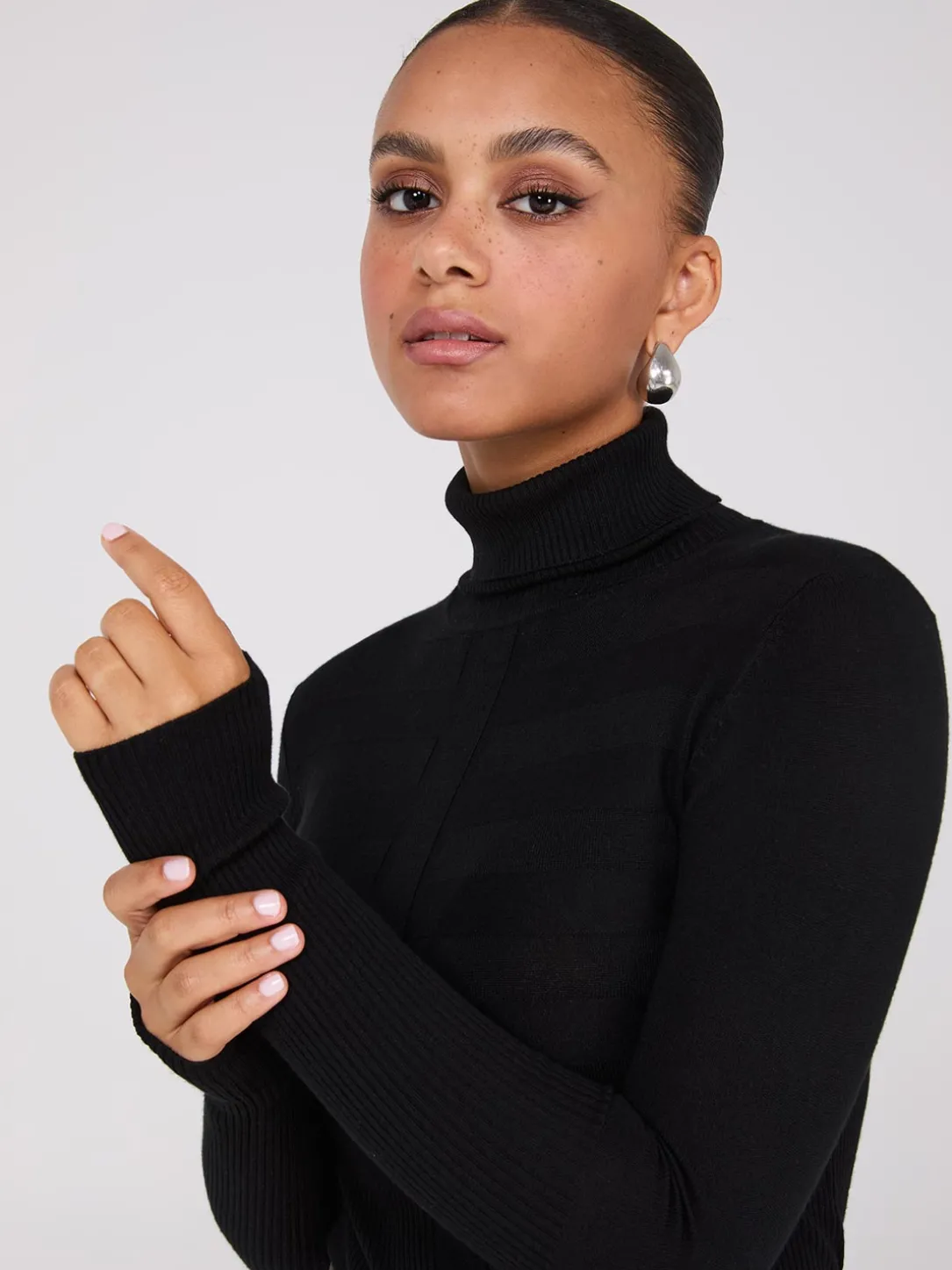Contrasting Stitch Turtleneck Ribbed Sweater
