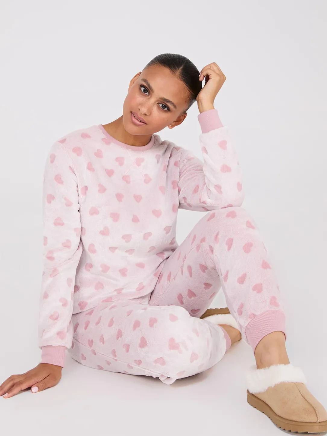Embossed Heart Pattern Plush Pajama Set