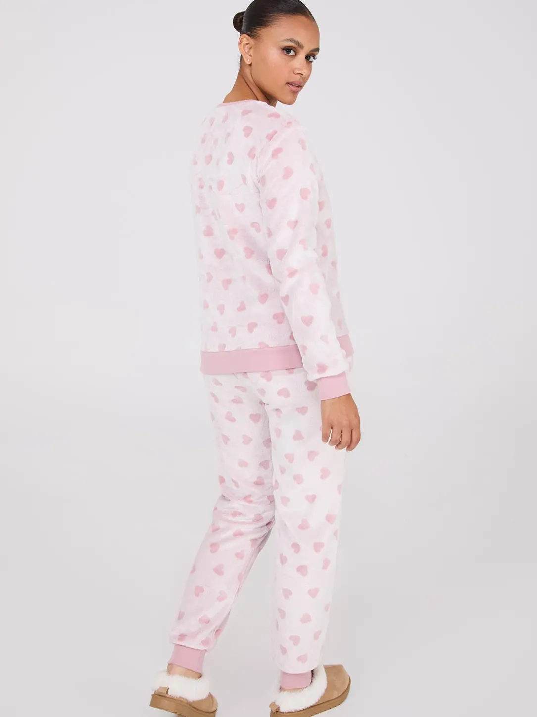 Embossed Heart Pattern Plush Pajama Set
