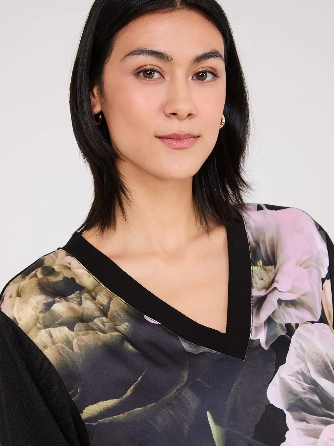 Floral Print Front V-Neck Top