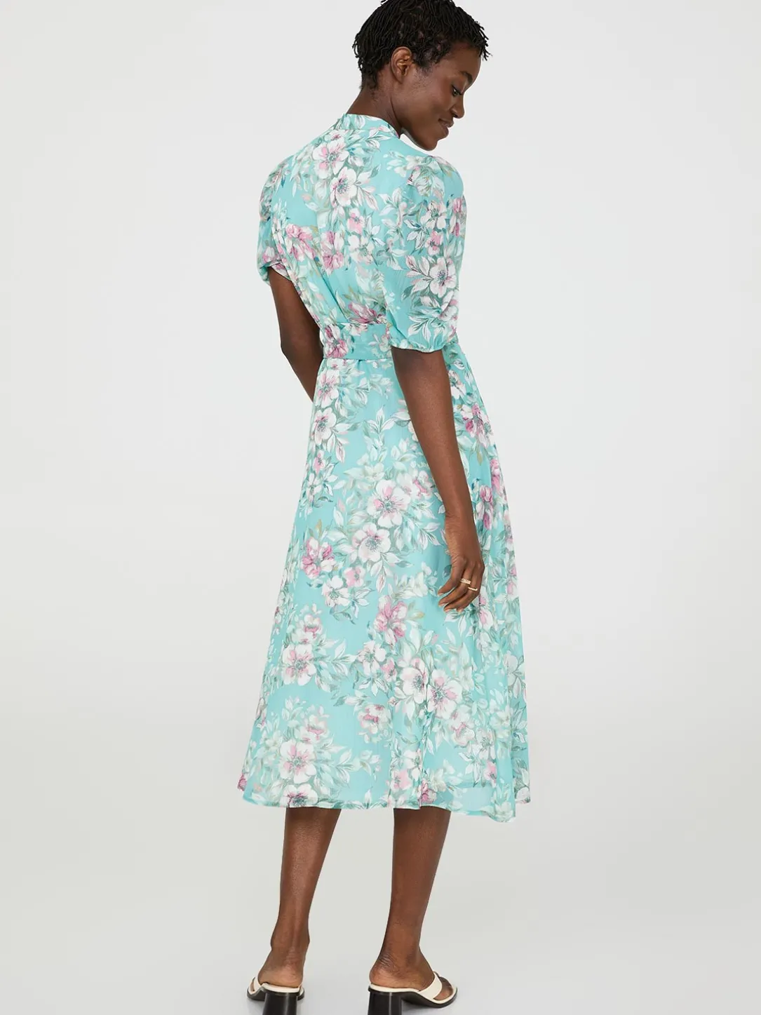Floral Print Split Neck Dress With Balloon Sleeves