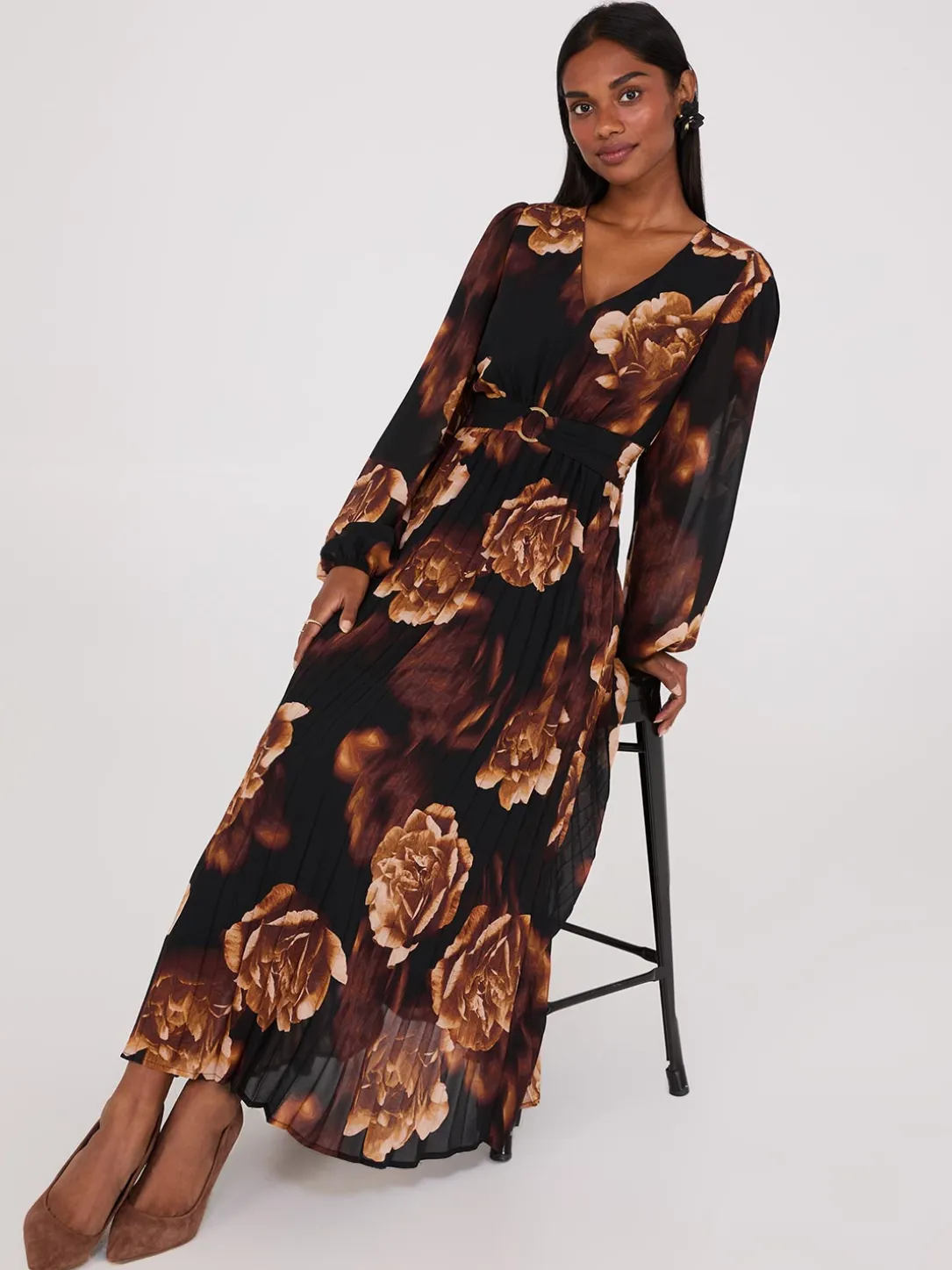 Floral Print V-Neck Pleated Maxi Dress