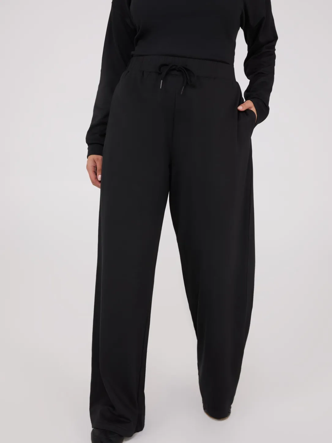 Lightweight Fleece Wide-Leg Pants