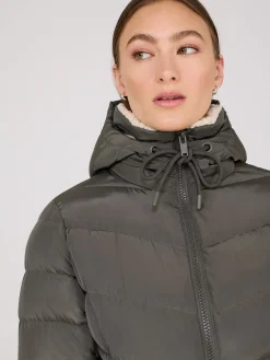 Mid-Length Hooded Puffer