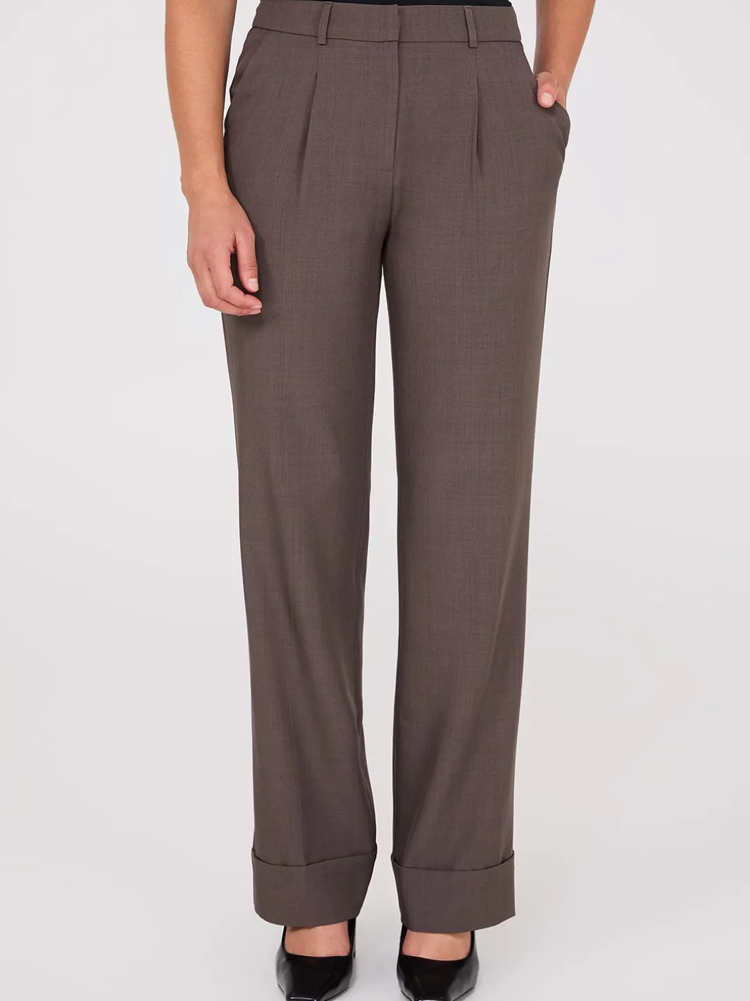 Pleated Wide-Leg Pants With Cuff