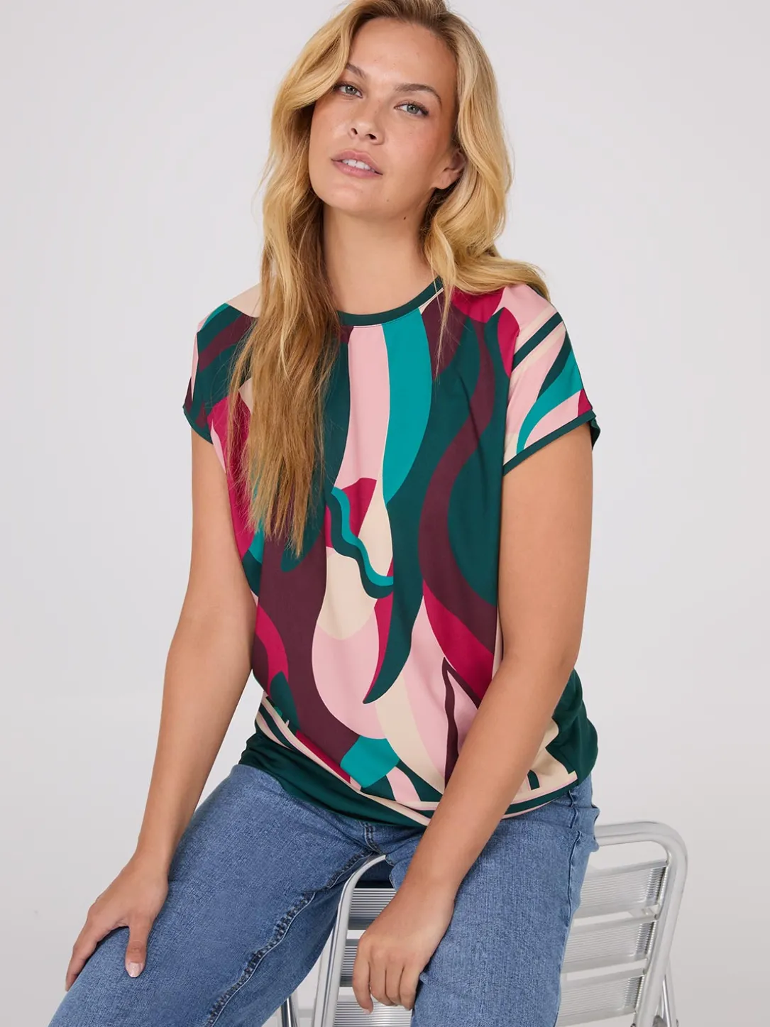 Scarf Print Short Sleeve Jersey T-Shirt