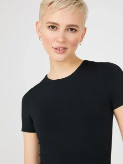 Sculpting Crew Neck T-Shirt