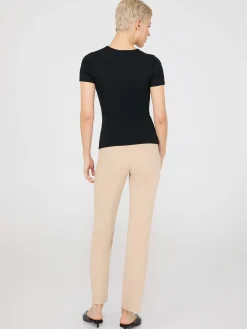Sculpting Crew Neck T-Shirt