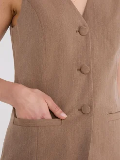 Sleeveless 3-Button Blazer