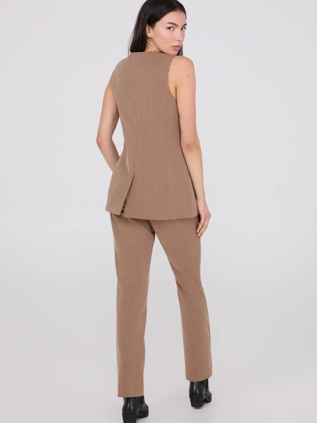 Sleeveless 3-Button Blazer