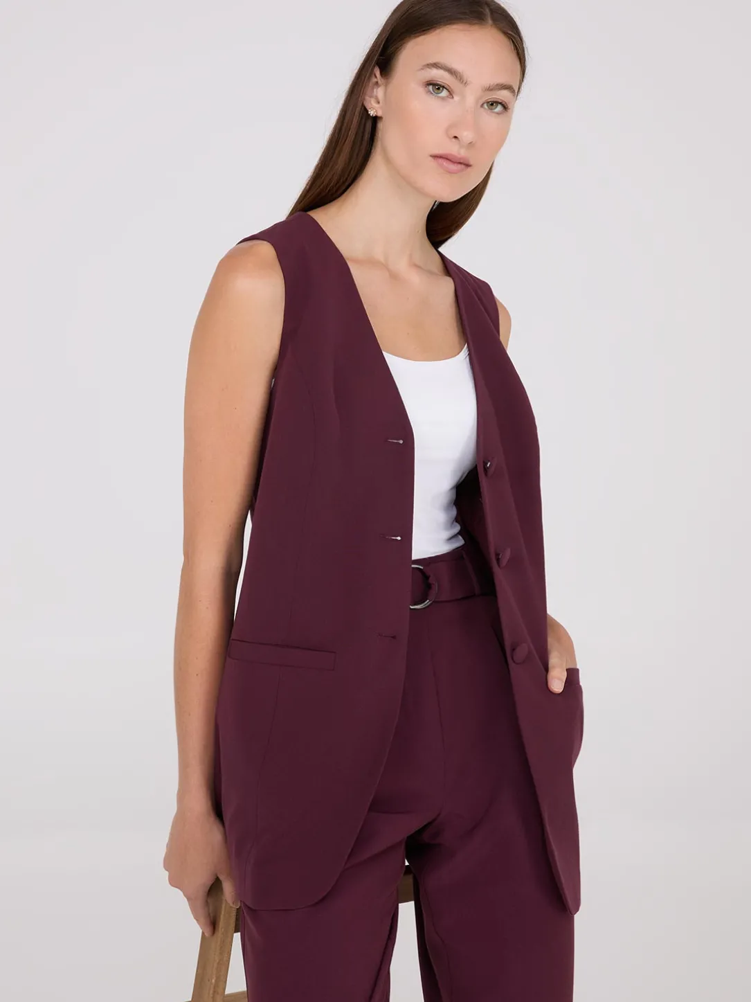 Sleeveless 3-Button Blazer