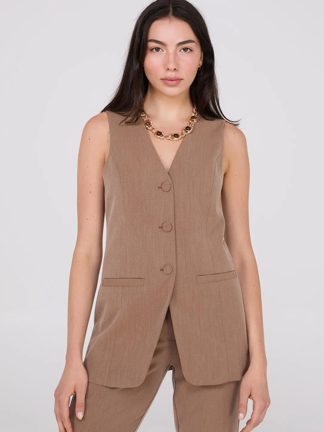 Sleeveless 3-Button Blazer