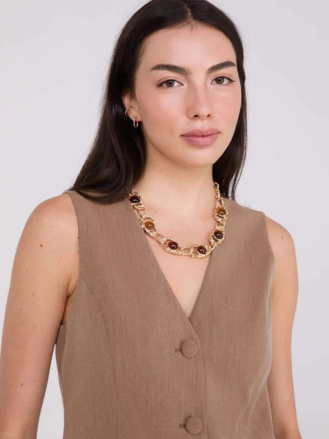 Sleeveless 3-Button Blazer
