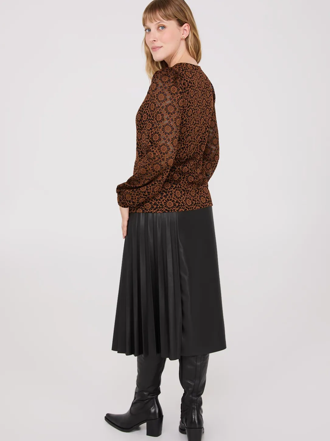 2-Tone Lace Balloon Sleeve Top
